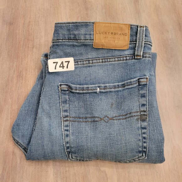 Lucky Brand Women’s 223 Straight Jeans 36x32 Medium Wash Stretch Denim - Picture 10 of 10